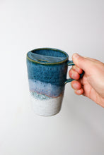 Load image into Gallery viewer, Tumbler in Teal &amp; White
