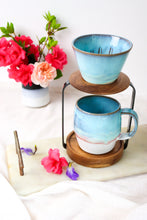 Load image into Gallery viewer, Aqua &amp; White Pour Over Set
