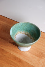 Load image into Gallery viewer, Wide Cups
